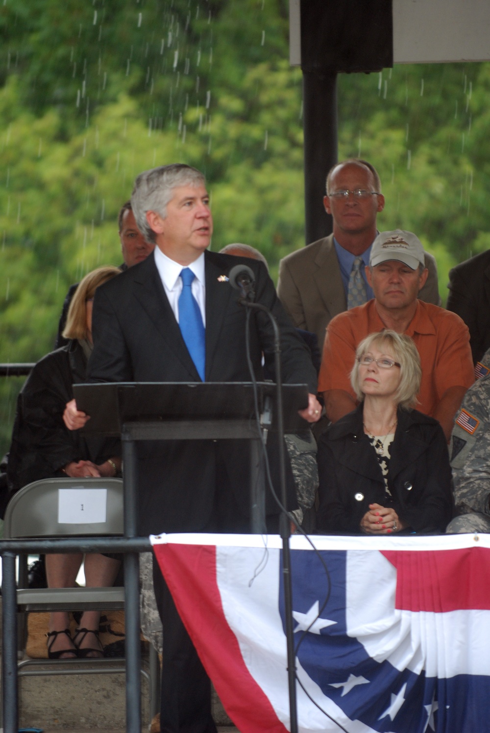 Gov. Snyder speaks to soldiers