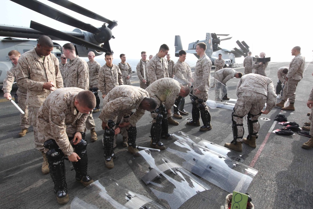 24th MEU non-lethal training course