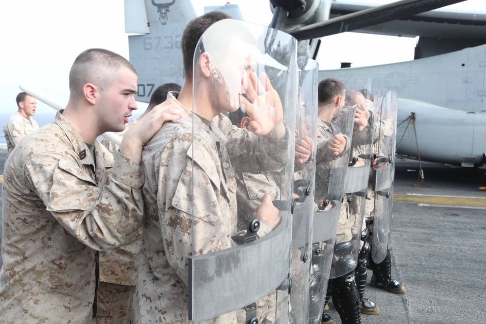 24th MEU non-lethal training course