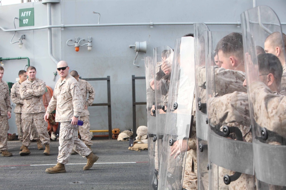 24th MEU non-lethal training course