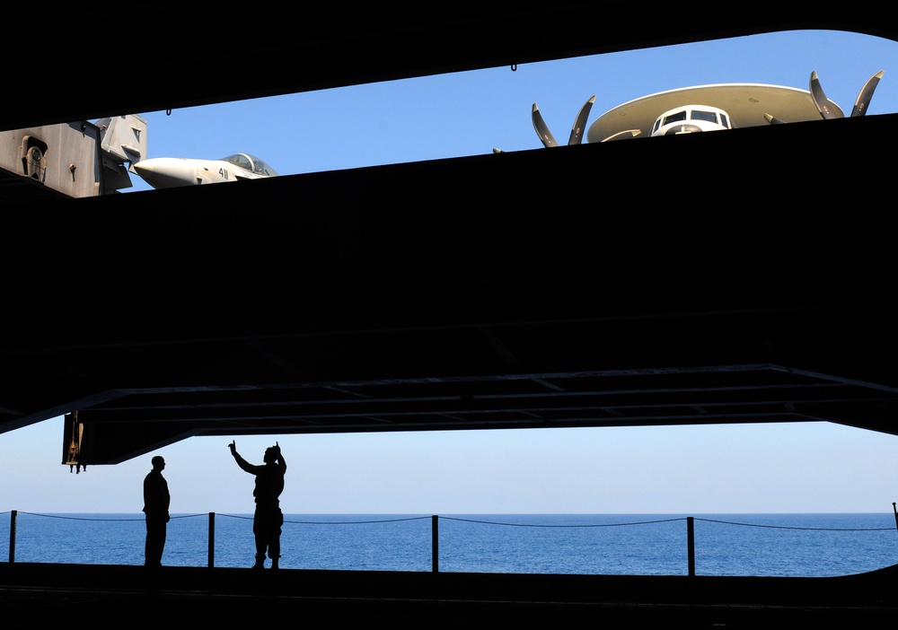 Signaling an aircraft elevator