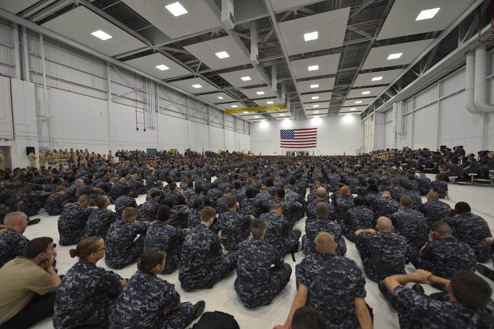 Chief of Naval Operations speaks at Naval Education and Training Command