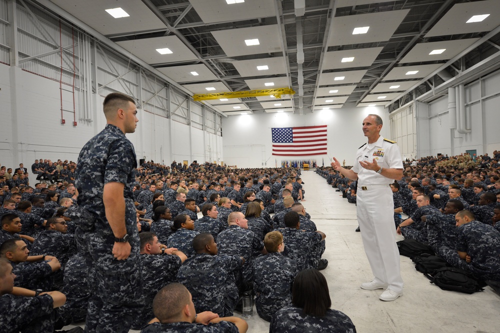 Chief of Naval Operations speaks at Naval Education and Training Command