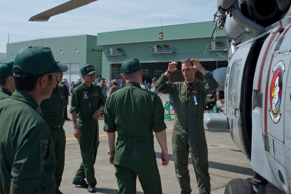 US Navy takes part in Sapporo Air Show
