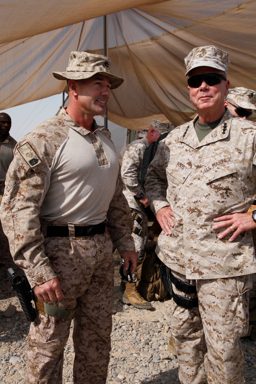 CMC and SMMC visit 3rd Light Armored Reconnaissance Marines on COP Payne