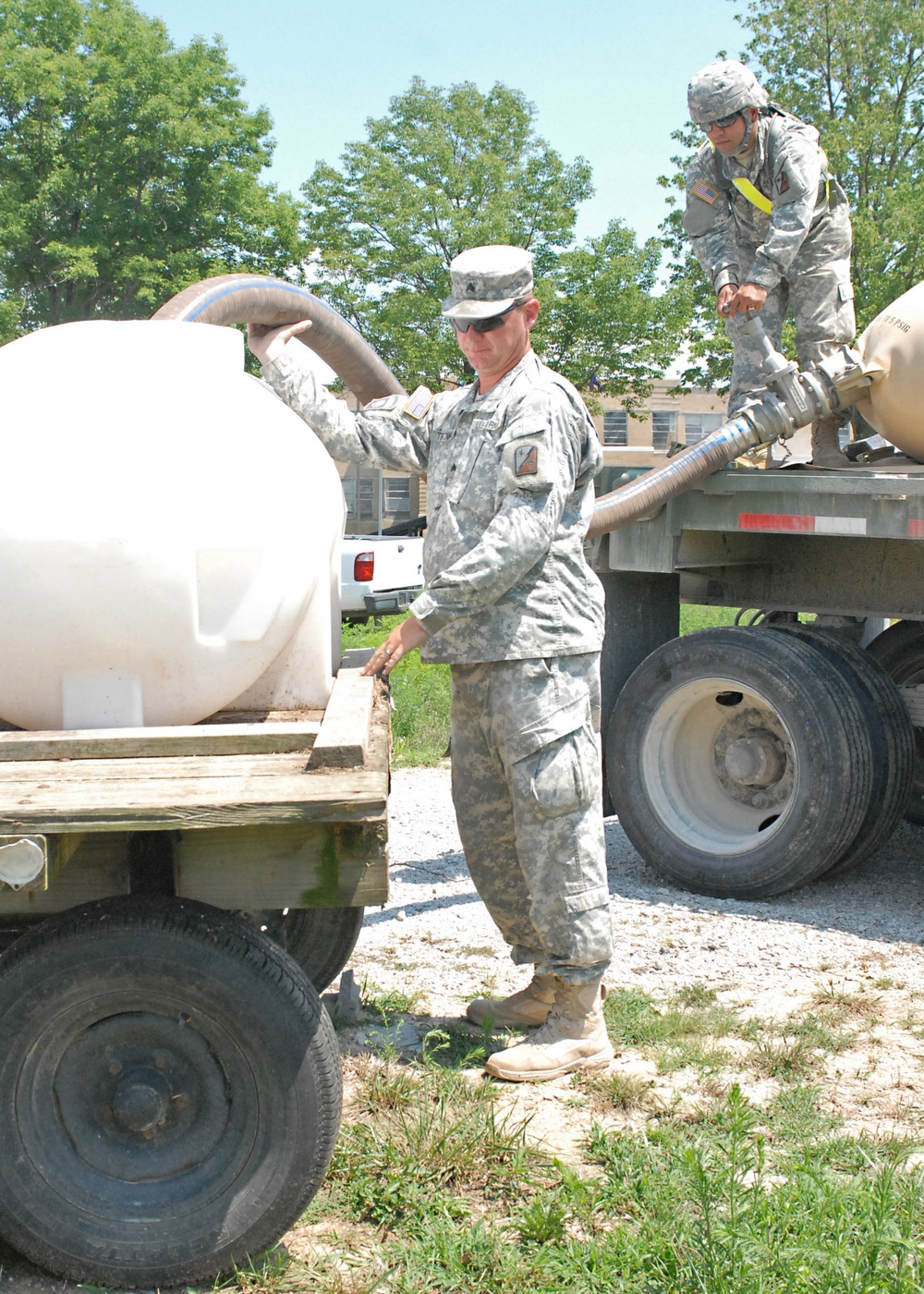 Fort Bragg specialists provide purified water to Vibrant Response troops