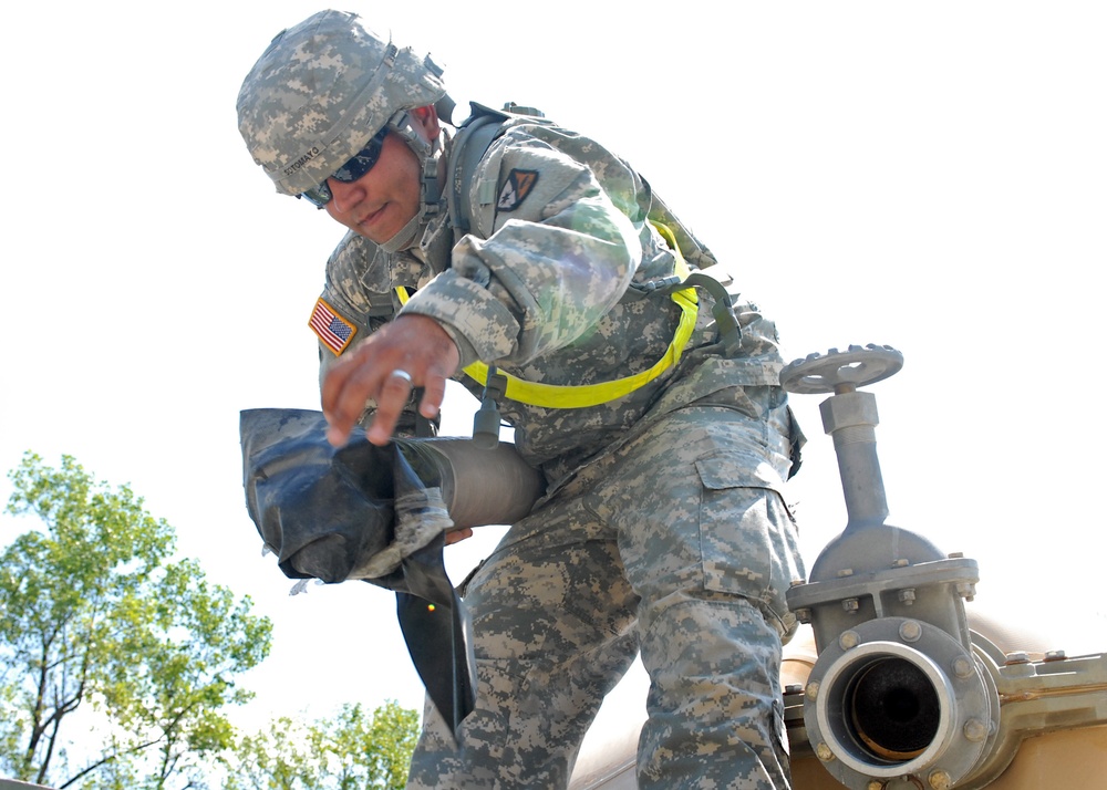 Fort Bragg specialists provide purified water to Vibrant Response troops