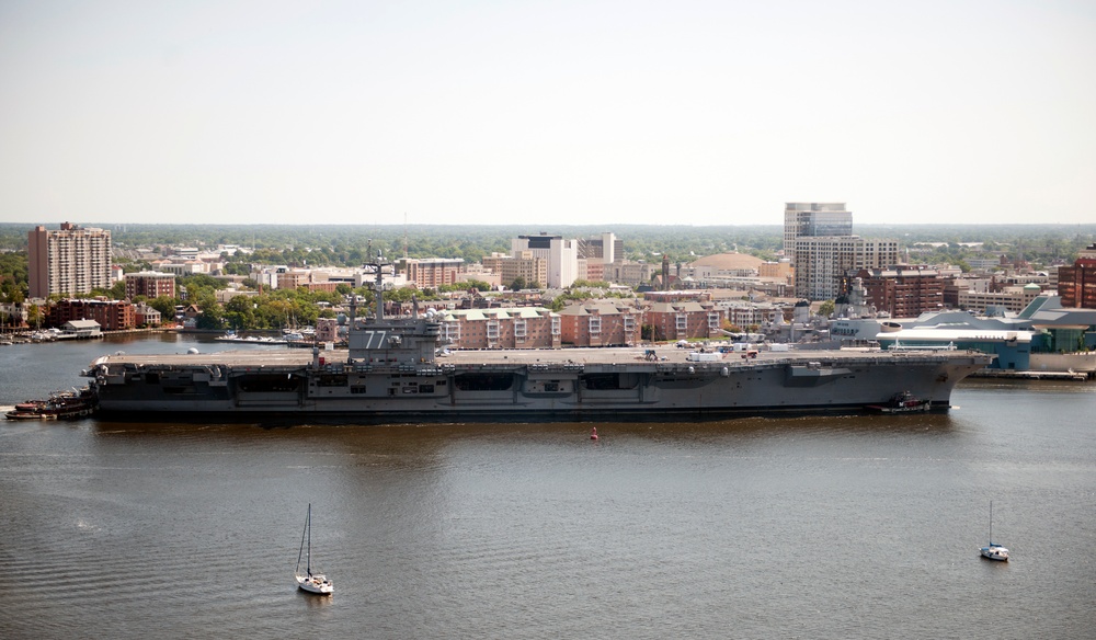 USS George HW Bush conducts carrier qualifications in Atlantic Ocean