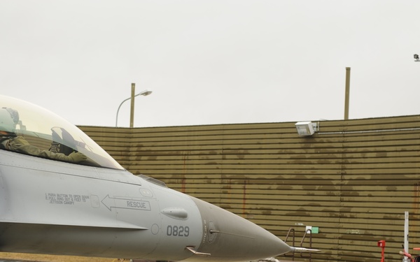 Preparing for hot-pit refueling