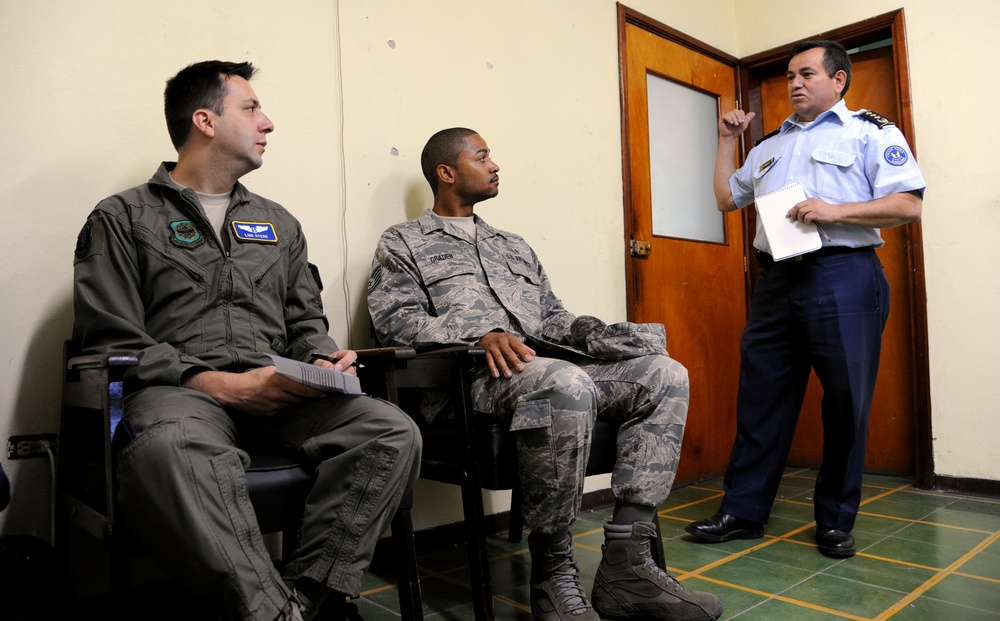 US and Honduran medical team explore problems, solutions
