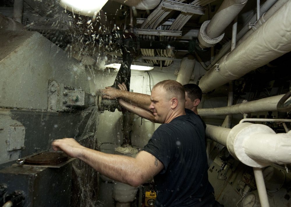 USS Underwood sailor at work