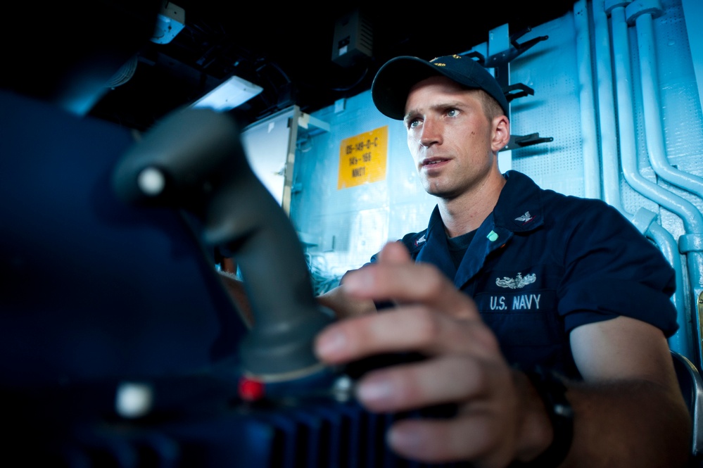 USS Cowpens in South China Sea