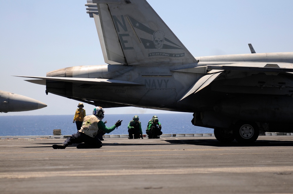 F/A-18F Super Hornet prepares to launch