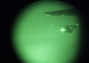 VMGR-252 Marines aerially refuels HMH-366 hilo
