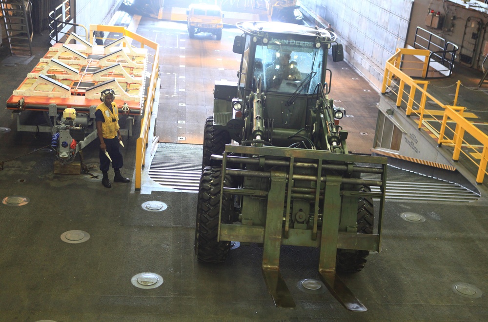 Lobsters beware: Combat Logistics Regiment 27 drops anchor in Maine