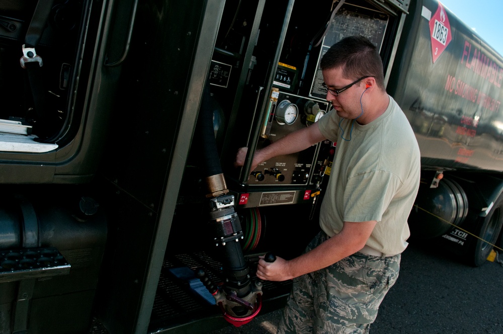 Air Force 'POLcats' fuel RIMPAC