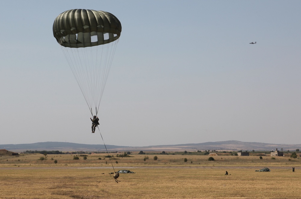 Marines, Bulgarians participate in distinguished visitors day