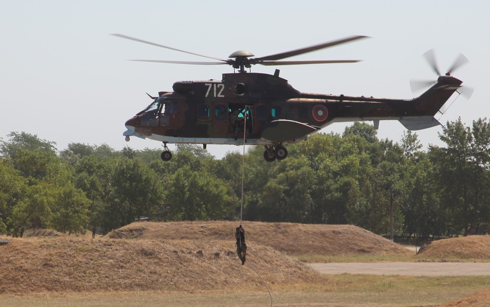 Marines, Bulgarians participate in distinguished visitors day