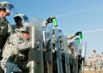 Soldiers train for riot control