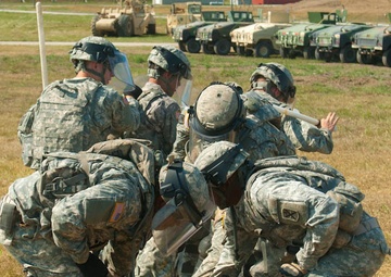 Soldiers train for riot control