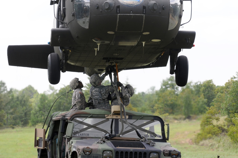 Support Soldiers partner with National Guard for sling load training