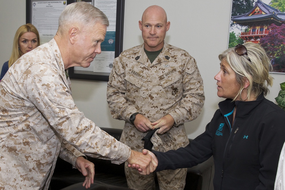 Gen. James F. Amos visits Landstuhl Regional Medical Center