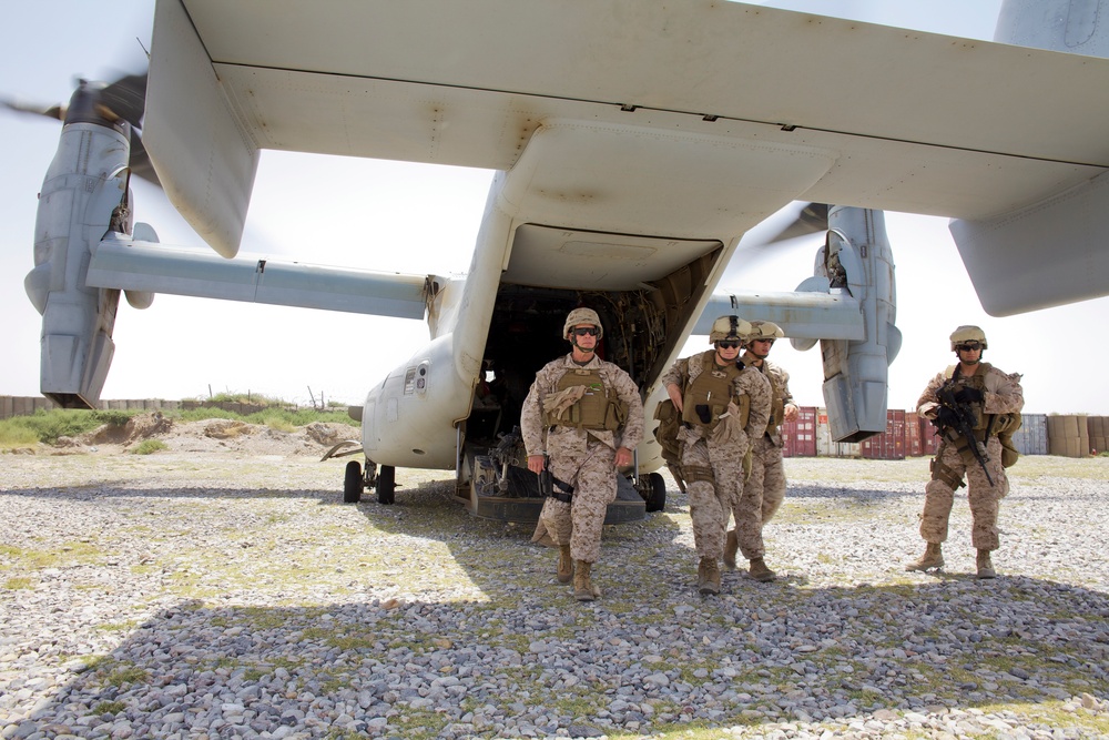 Gen. James F. Amos visits Marines