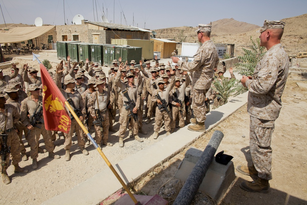 Gen. James F. Amos visits Marines