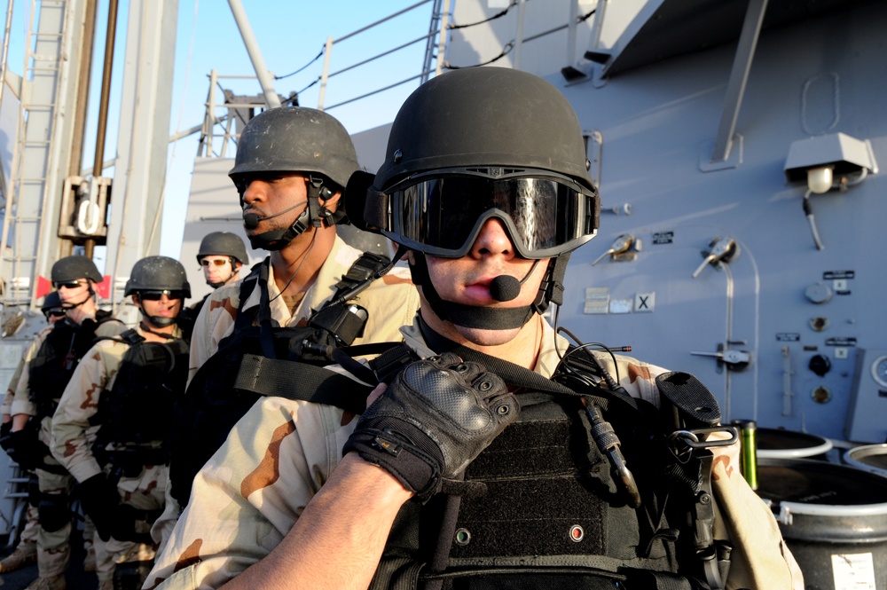 USS Halsey VBSS team boards two Yemeni dhows