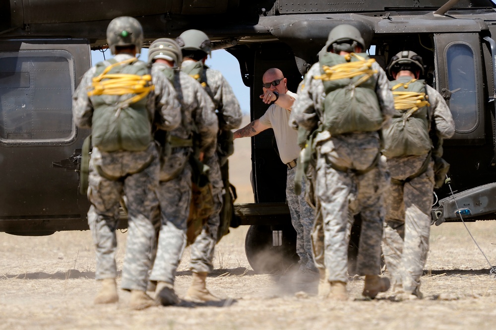 197th Special Troop Company Airborne jump from Black Hawk