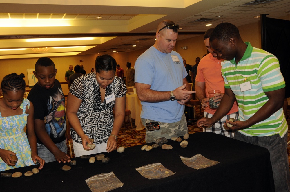 Third Army families work together at Strong Bonds retreat