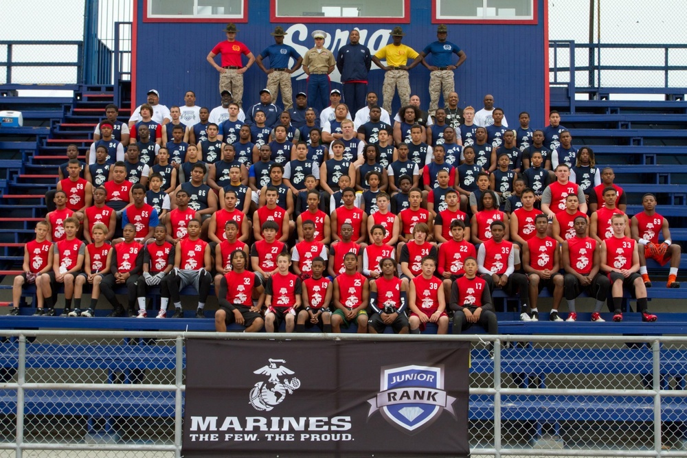 DVIDS - Images - Yakima football star, University of Oregon commit selected  for Marines' 2015 Semper Fidelis All-American Bowl [Image 5 of 12]