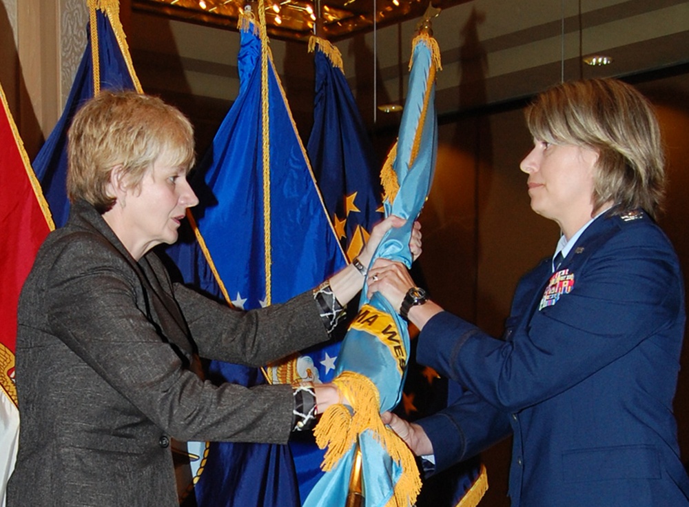 DCMA Western Region welcomes new commander