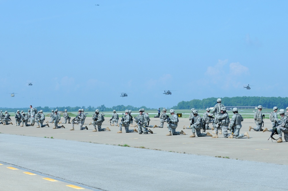 101st Airborne Division rehearses air assault demo