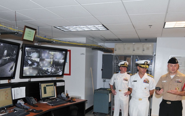 Rear Adm. Tidd visits Recruit Training Command