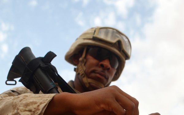 24 MEU Deployment 2012: CLB 24 live-fire