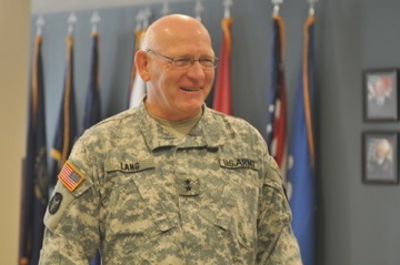 Commanding General of Army Materiel Command visits 167th TSC