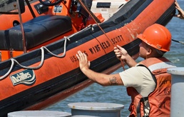 Waterborne soldiers Volume 2: Tug Life