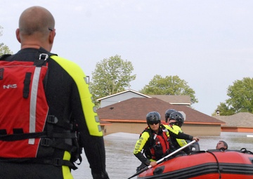 Fort Knox firemen dive into Vibrant Response 13