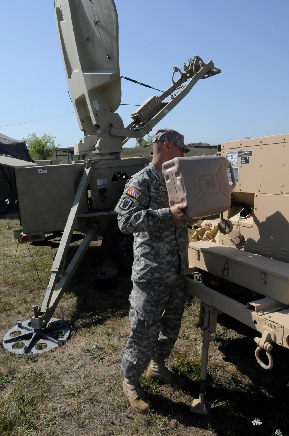 Signal soldiers provide secure communication during joint exercise