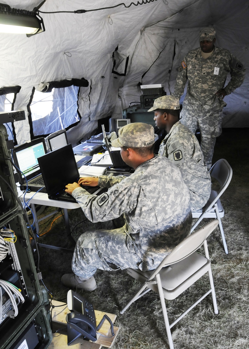 Signal soldiers provide secure communication during joint exercise