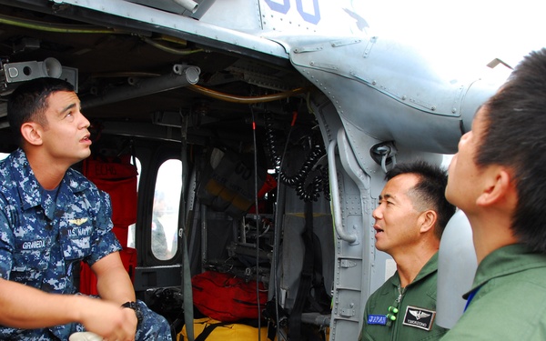 VP-8 and JMSDF participate in GUAMEX exercise