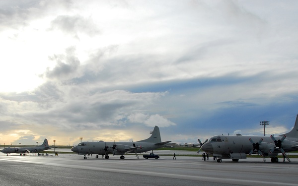 VP-8 and JMSDF participate in GUAMEX exercise