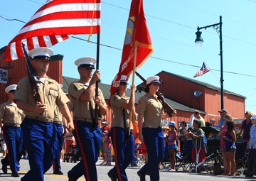 Marines, sailors march in Rockland parade