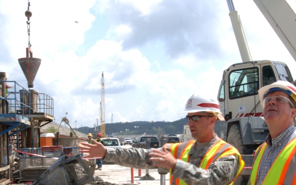 Nashville mayor goes up river to see dam safety project