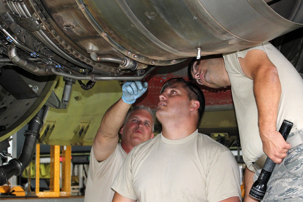 KC-135 Maintenance