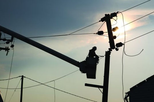 Utility privatization contracts provide reliability, efficiency, security