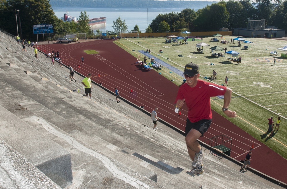 Guard soldiers race the stairs to benefit local charity