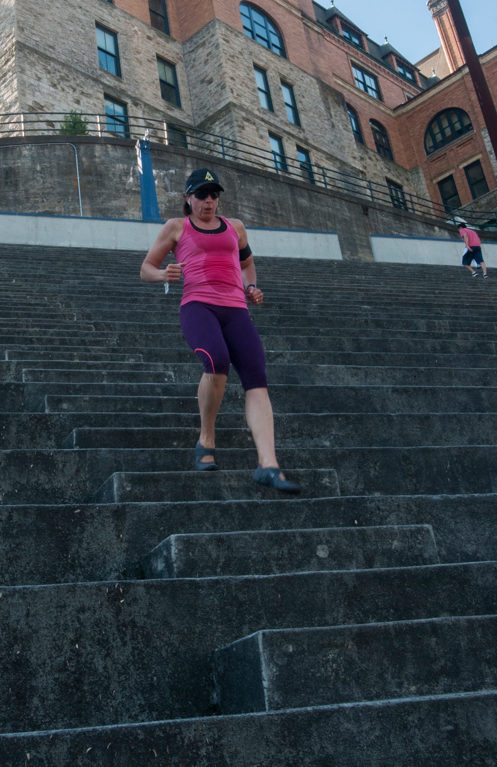 Guard soldiers race the stairs to benefit local charity