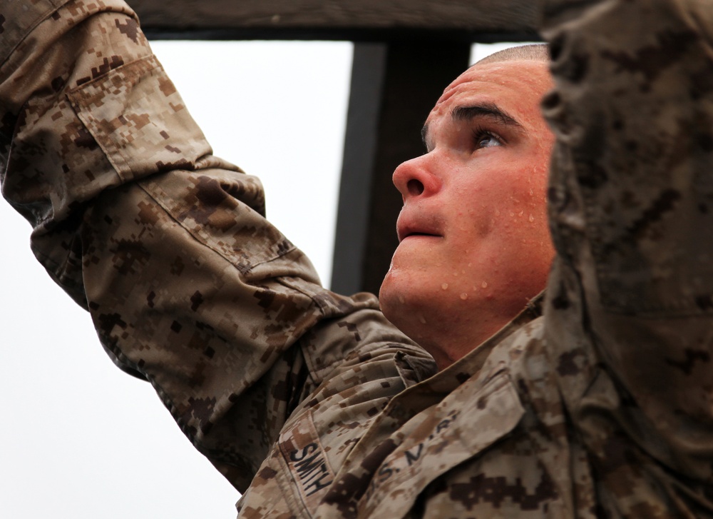 24 MEU Deployment 2012: Water obstacle course in Djibouti